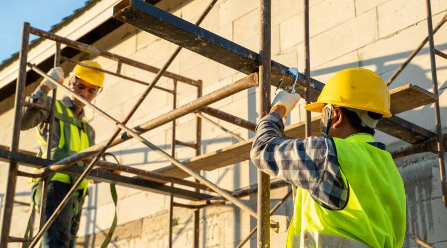 Professional fairlawn roofing services in Lansing, IA